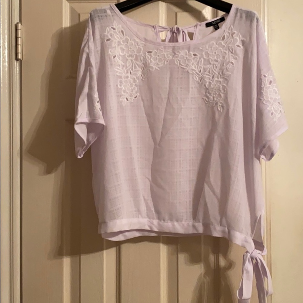 XOXO White batwing shirt size M